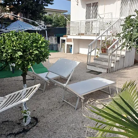 Alojamento de Acomodação e Pequeno-almoço Garden Da Virna Torre Annunziata